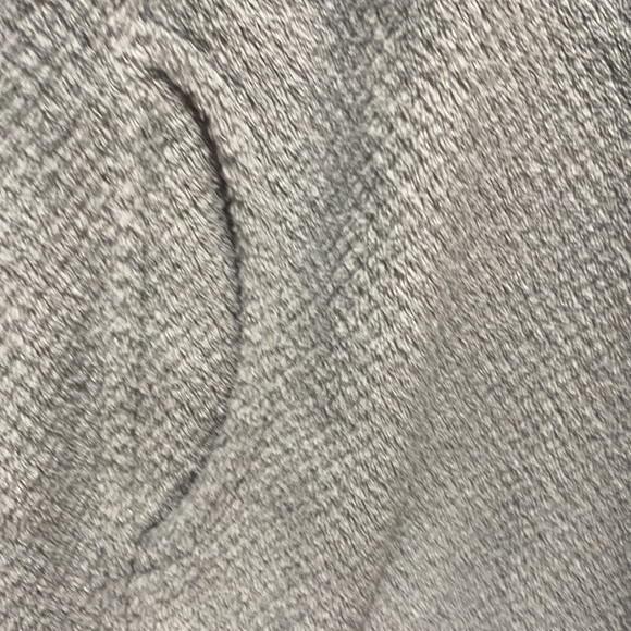 PATAGONIA Women's Retool Grey and Purple Sweatshirt Small Bin L - Picture 4 of 6